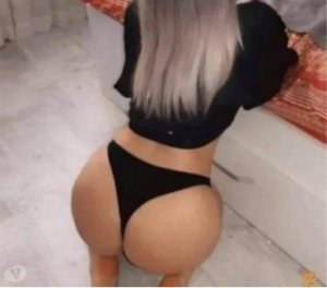 Ly-ann erotic massage in Angola